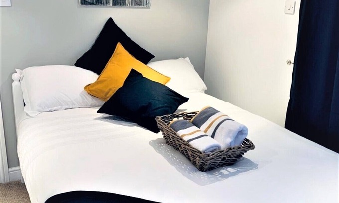Middleton Cheney Casa | Deluxe Double Room with Shower