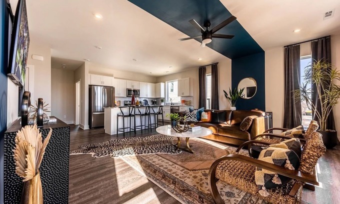 Whitebridge Casa | Deluxe Duet 228 & 230-2 Homes-Mins to Midtown