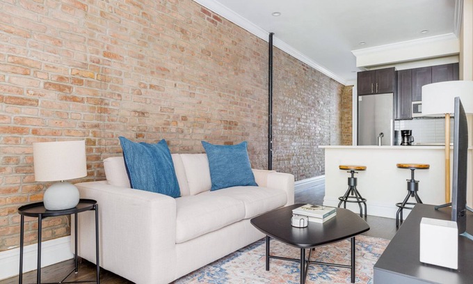 Ukrainian Village Apartamento | Deluxe East Village 2BR w/ W/D, nr Tompkins Sq Park, by Blueground