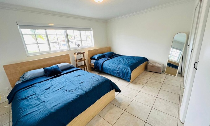 Hallandale Beach Apartamento | Deluxe location 1B1B in Hallandale Beach, Florida!