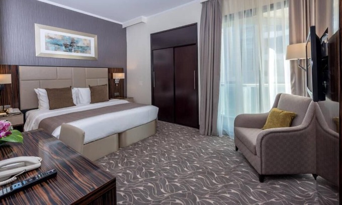 Al Zahiyah Apartamento | Deluxe One Bedroom Suite With Kitchenette Near Abu Dhabi Corniche By Luxury B...