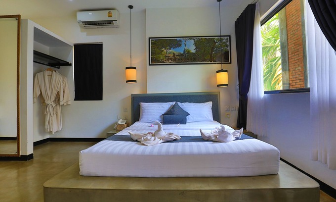 Siem Reap Complejo | Deluxe Room: 1Double & Single bed - Free pick up