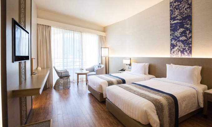Patong Hotel | Habitación de lujo # 15, vista parcial al mar