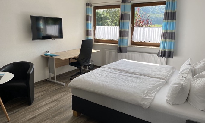 Pfeffingen Apartamento | Deluxe room 2, 34sqm, 1st floor, with terrace, max. 2 persons