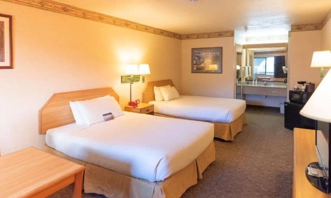 Rohnerville Casa | Deluxe Room 2 Queen Beds