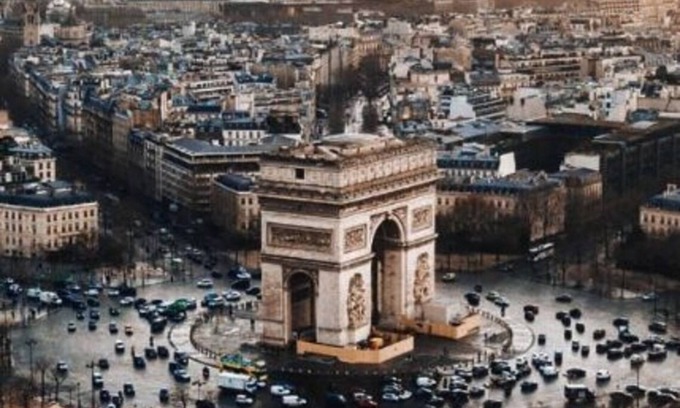 Champs-Elysees Apartamento | Deluxe Room With Aircon In Champs Elysees