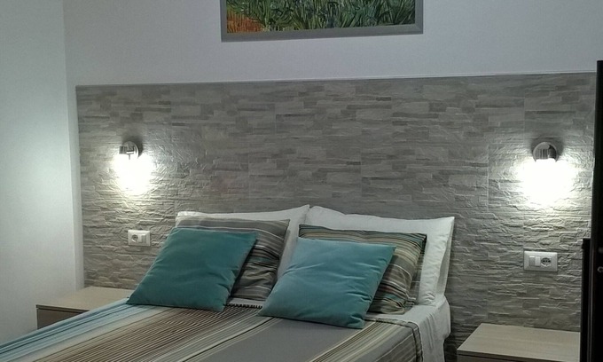 Zona LIII Tomba di Nerone Apartamento | ESTUDIO DE LUJO CON BALCÓN - CASA DE VACACIONES EN ROMA