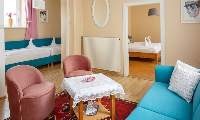 Morbisch am See Cabaña | Deluxe Suite mit Kingsize Bett, 2 Schlafräume - Pension Laubenhof