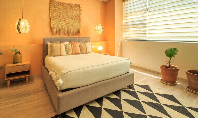 Financial District Apartamento | Deluxe Suite w/Incredible View & Pool | 1 BD | Tribu Sonata