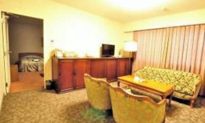 Nakaniikawa-gun Hotel | Deluxe Twin Main Building Living Room Bedroom / Toyama Toyama
