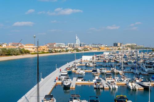 Palm Jumeirah Apartamento | Deluxe Waterfront Unit in Heart Of Dubai Palm Jumeirah