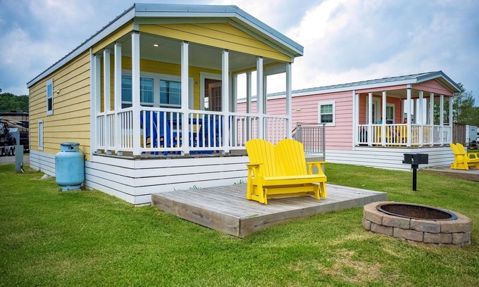 Coinjock Cabaña | Deluxe Waterview Cabin in Amenity-Filled Currituck Sound Campground (WV89)