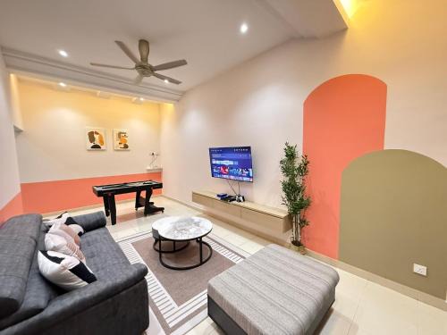 Kuantan Casa | DeMUJI5 14PAX 4BR NearTC, PS4, PoolTable, Netflix