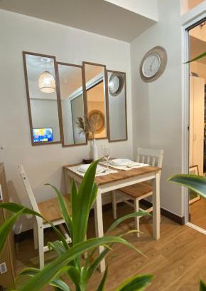 Project 4 Apartamento | Den and Then City View, Karaoke, Private Balcony