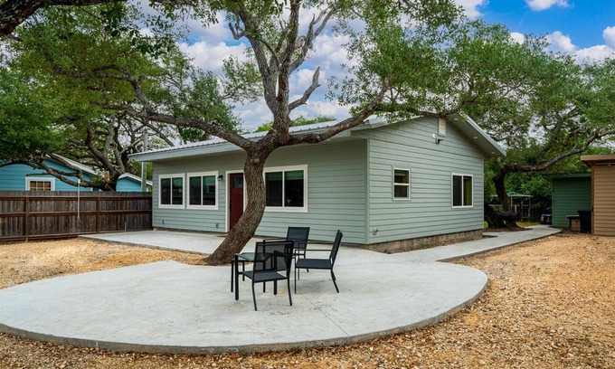 Rockport Casa | .Dena`ina Cottage - 2 Bed 2 Bath Pet Friendly