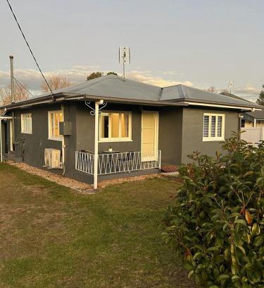 Stanthorpe Casa | Denham Cottage - Quart Pot Creek