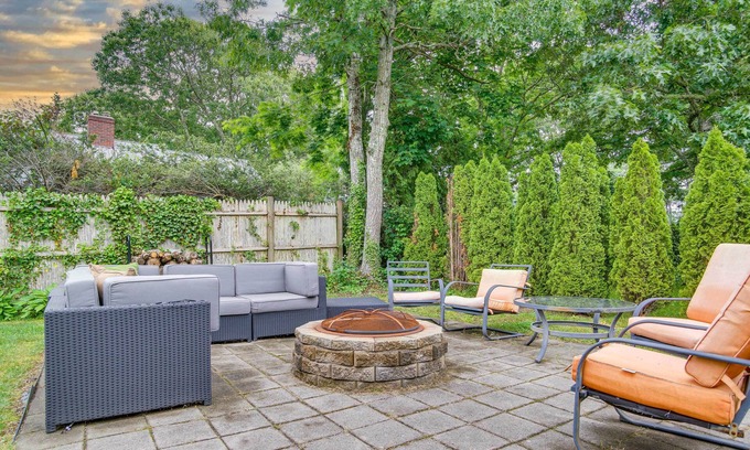 South Dennis Cabaña | Dennis Retreat: 4 Mi to Mayflower Beach!