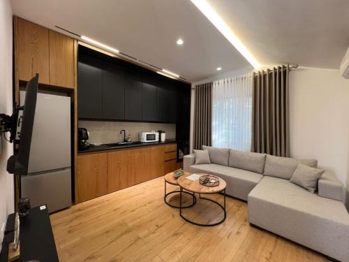 Tirana Apartamento | Dennys Apartments Villa at Komuna e Parisit