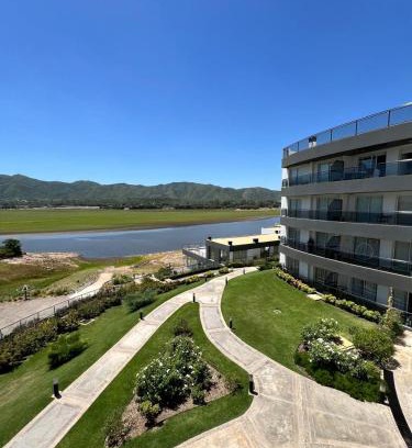 Villa Parque Siquiman Apartamento | departamento complejo Veneto Village vista al lago
