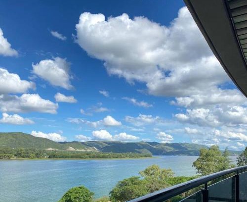 Villa Parque Siquiman Apartamento | Departamento con vista al lago en Veneto Village