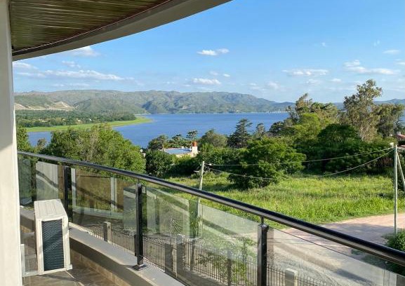 Villa Parque Siquiman Apartamento | Departamento con vistas al lago en Veneto Village