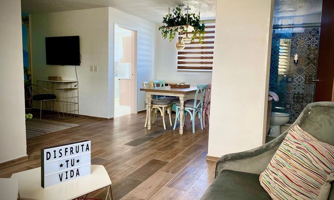 Zapopan Apartamento | Muy cómodo y moderno departamento en Zona Andares
