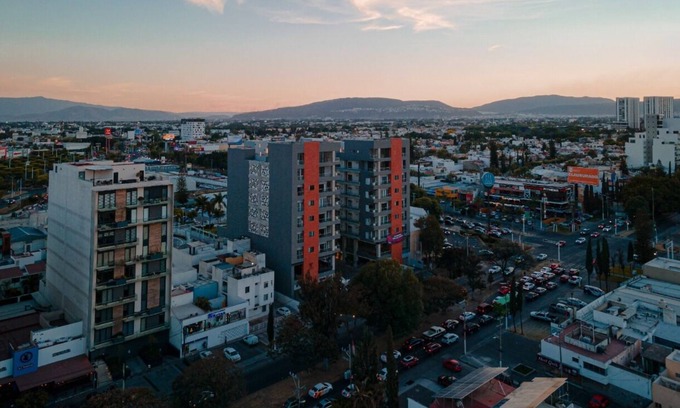 Zapopan Apartamento | Departamentos Equipados Estilo Vanguardista y Moderno con 2 habitaciones 2 baños