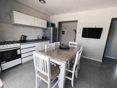 Bahia Blanca Apartamento | Depto B - Con Parrilla, 2 dormitorios - Departamento Aguado - Alquileres RV