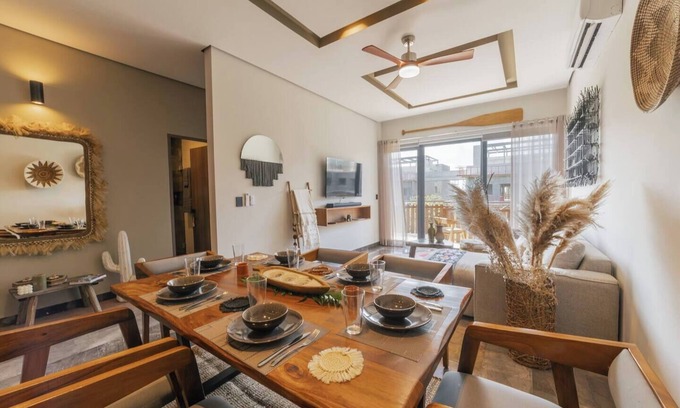 Playa Paraiso Apartamento | Depto de Lujo, 2 Hab con vista parcial al mar!