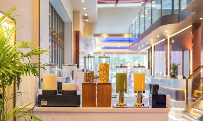 Middle Chaoyang Hotel | Dequan Hotel Shilibao Branch