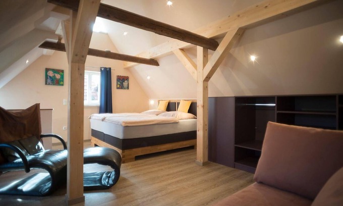 Marktheidenfeld Apartamento | Der einstige HEUSCHOBER in der Hofstallung, 2-geschossiges Deluxe-Maisonette-Apartment
