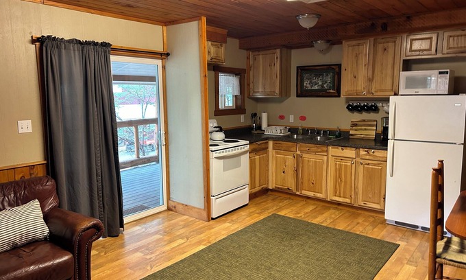 Madras Apartamento | Deschutes River Fly Shop & Camp, River View Cabin Rental