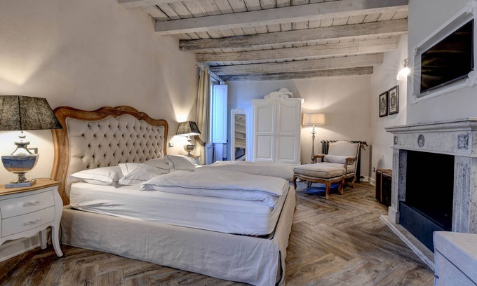 Desenzano del Garda City Centre Apartamento | DesenzanoLoft : La Vite Luxury Appartment 2 (CIR 017067 CNI 00319) .