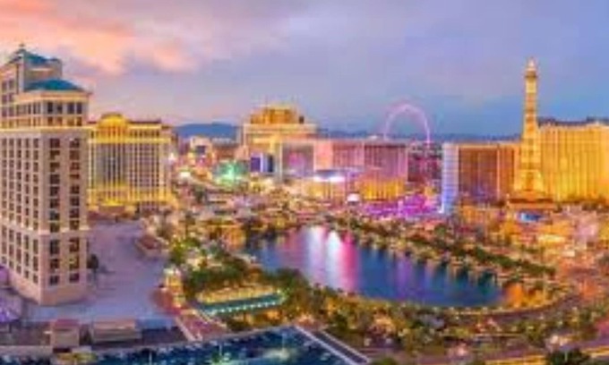 Las Vegas Complejo | Desert Blue 1 Bedroom Presidential! 1 Mile From the Strip!
