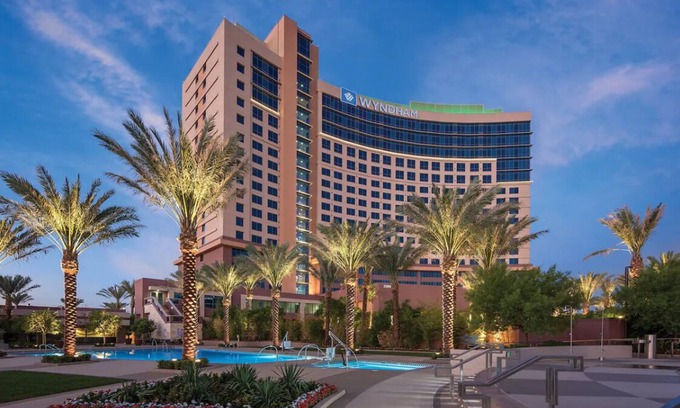 Las Vegas Complejo | Desert Blue 2 Bedroom Presidential! 1 Mile From the Strip!