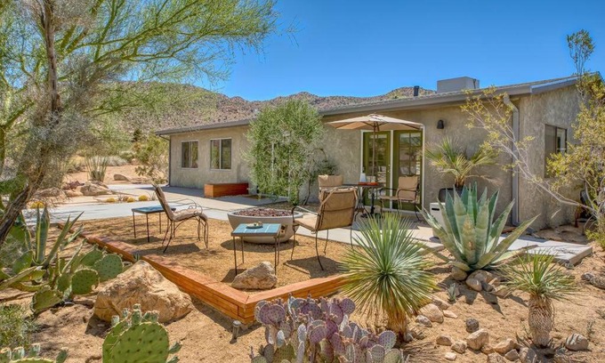 Joshua Tree Highlands Casa | Desert Dusk