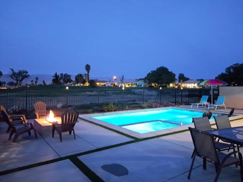 Indio Casa | Desert Escape, Stunning View, Pool, BBQ, Firepit, Gated, Walk2 Coachella Music Festival