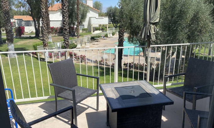 Palm Desert Condominio | Desert Falls Country Club Condo, Sleeps 4 - Pool - Pickleball - Golf - Hiking