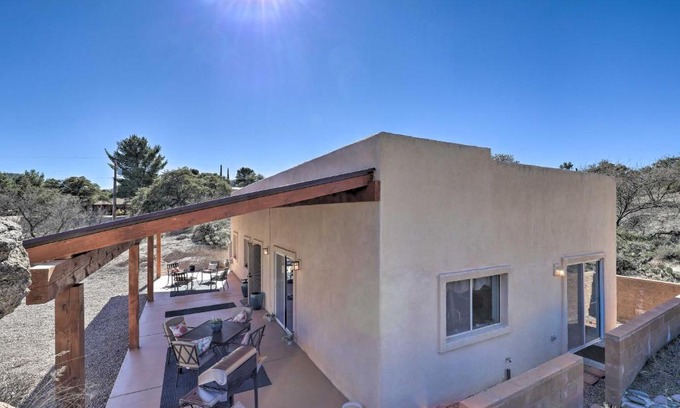 Oracle Casa | Desert Gem with Patio and Grill, Near Oracle St Park!