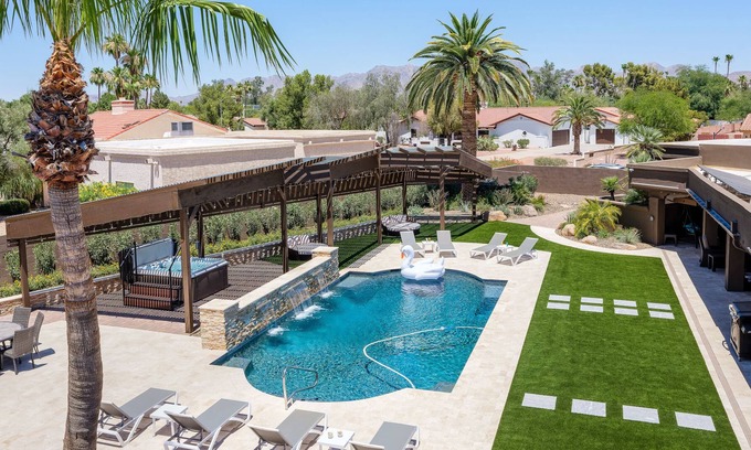 Buenavante Casa | Desert Haven by GoodNight Stay| 7 BR Mansion - Pool & Spa