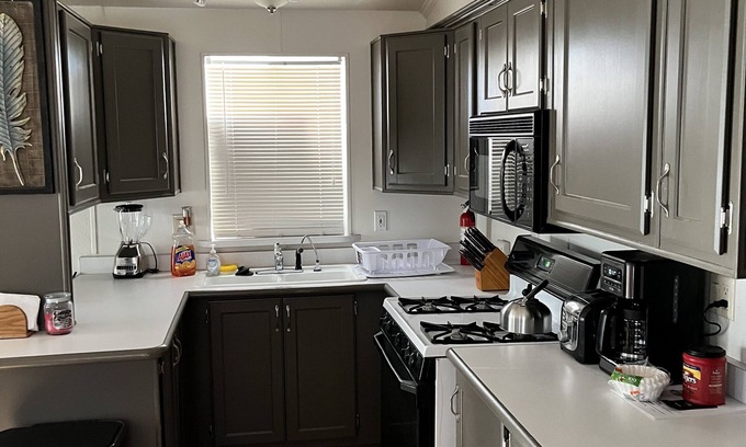 Foothills Casa | Desert Home Place: Yuma Foothills Home sleeps 4, Pool & View, in Quiet area.