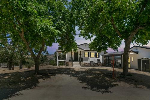 Stallion Springs Casa | Desert Mountain Escape with Private Hot Tub home