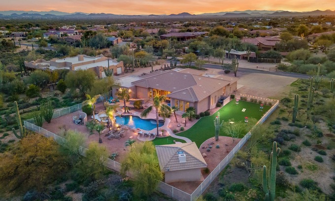 Desert Hide-a-way Casa | Desert Oasis ★Pool-Spa-Disc Golf-Ping Pong-Gazebo-Poker Table-Pool Table★