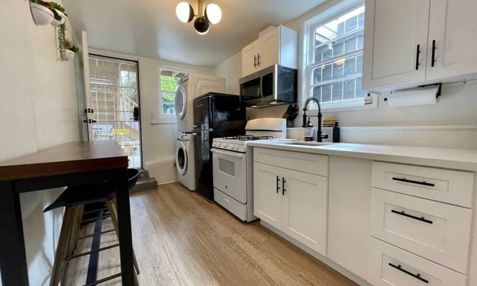Golden Hill Apartamento | Desert Retreat: Dog-Friendly Home near Downtown SD