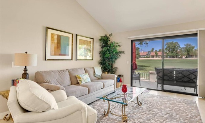 Palm Desert Casa | Desert Retreat with Golf course and Mountain views. Pickle Ball, Tennis, Pools!