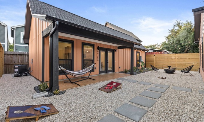 Greater East End Casa | Desert Rose Duo: Modern Home + Stylish Tiny House @EastEndRevitalized