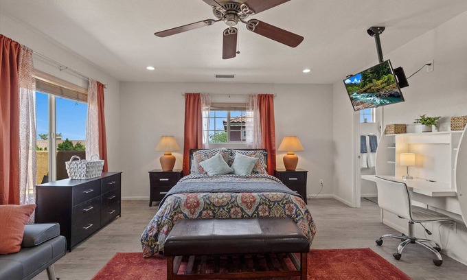 Palm Springs Apartamento | Desert Studio patio, fire-pit, parking washer/dryer