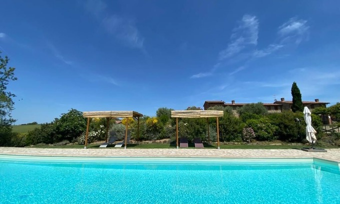 Paciano Otro | Deseo, sueño italiano con piscina AC, WIFI y escuela de cocina disponible.