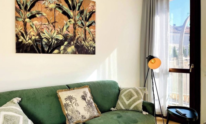Padova Apartamento | Design and comfort with Private Patio, steps from the Basilica of Saint Anthony.