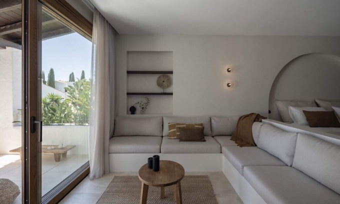 Golden Mile Apartamento | Design Apartment in Puente Romano Beach Resort